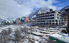 Hotel Sarovar Portico Manali 4*